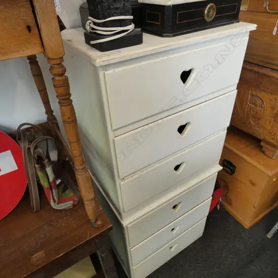 PR WHITE PAINTED BEDSIDE CABINETS 600MM W