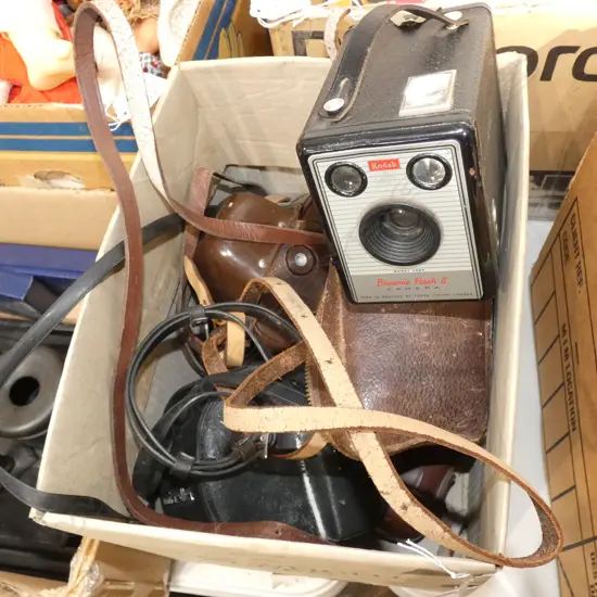 BOX LOT 5 VINTAGE CAMERAS 