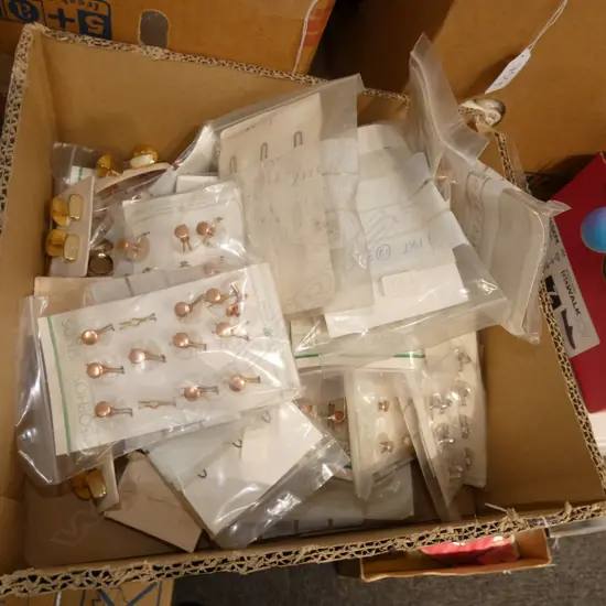 BOX VINTAGE AS NEW 'SOPHOS' SHIRT STUDS CUFFLINKS ETC