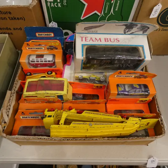BOX LOT ASST. HOT WHEELS, MATCHBOX CARS ETC