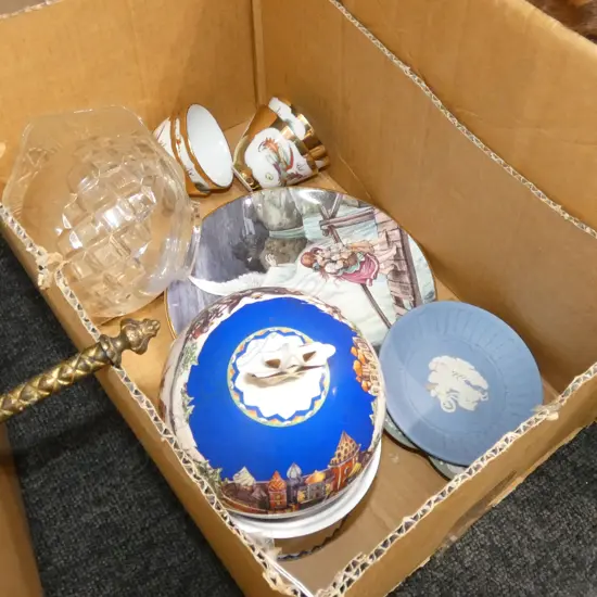 ASSORTED CRYSTAL & CHINA INCL WEDGEWOOD