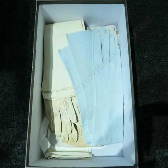 BOX LOT ASST. VINTAGE GLOVES