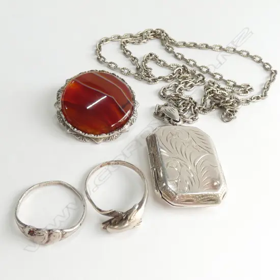 SILVER ENRAVED LOCKET + AGATE &SILVER BROOCH + 2 RINGS