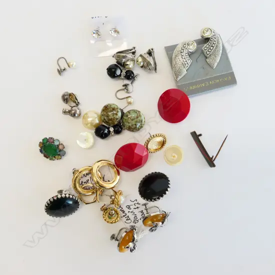 ASSORTED EARRINGS, INCL CLIP ON, SCREW & PIERCED 