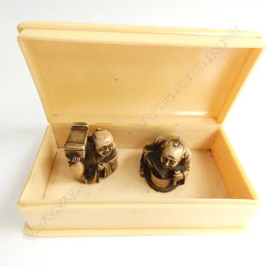 VINTAGE IVORINE BOX & 2 RESIN NETSUKE