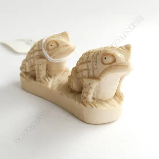 JAPANESE CARVED IVORY 2 TOAD NETSUKE SIGNED