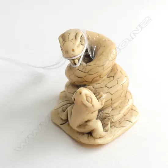 JAPANESE CARVED IVORY NETSUKE SNAKE & FROG SIGNED