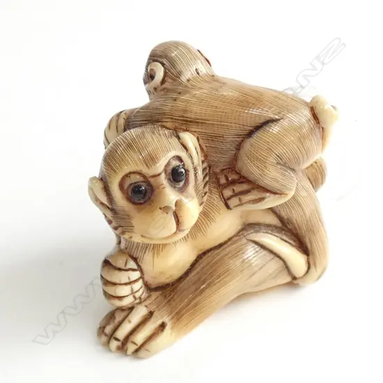 JAPANESE CARVED IVORY NETSUKE MOTHER & BABY MONKEY SIGNED