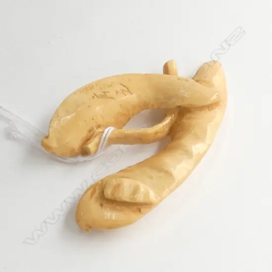 JAPANESE CARVED IVORY PEA PODS NETSUKE SIGNED