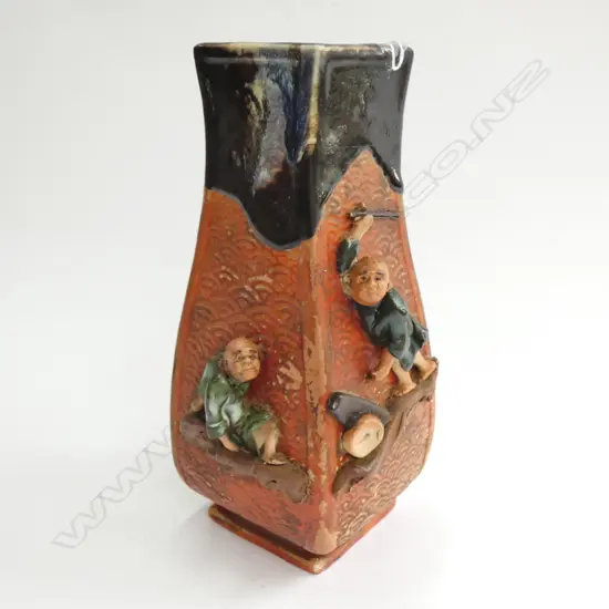 JAPANESE OLD SUMIDA GAWA VASE RELIEF FIGURES H.210mm