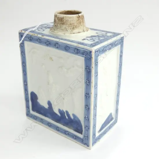 OLD CHINESE B&W TEA CADDY RECTANGULAR NO LID MINOR CHIPPING