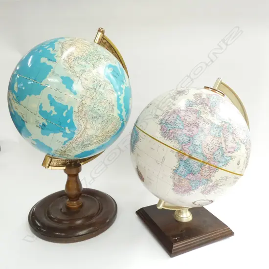 2 VINTAGE GLOBES H. 400MM