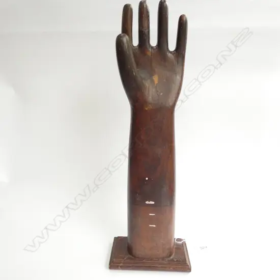 C 1900 GLOVE MOLD ON STAND