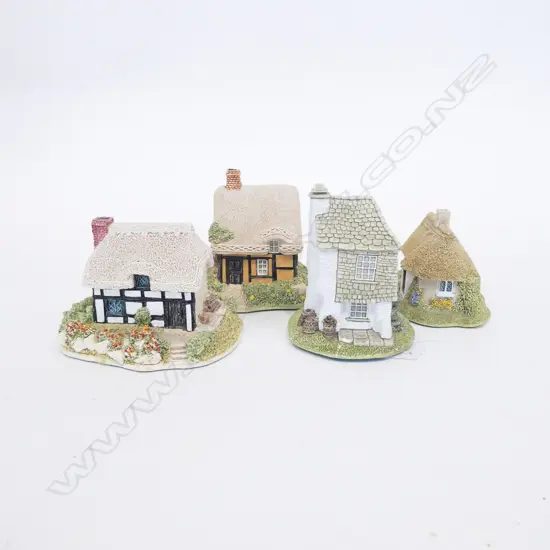 4 LILLIPUT HOUSES