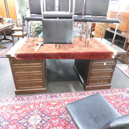 MODERN KNEE HOLE DESK