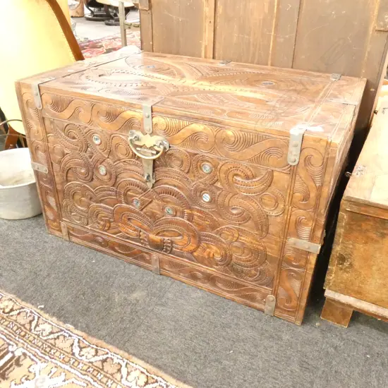 LGE MAORI CARVED HARDWOOD TRUNK METAL BOUND