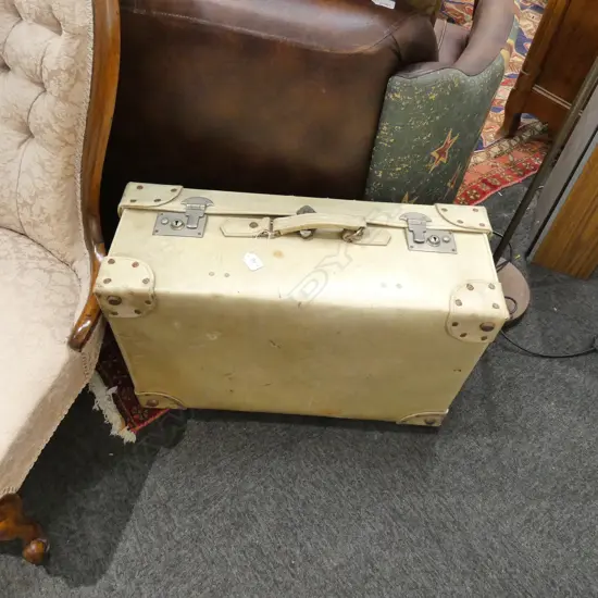 VINTAGE WHITE LEATHER SUITCASE L. 680MM