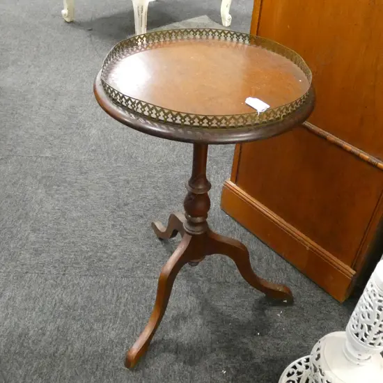 SMALL TRIPOD BASE CIRCULAR SIDE TABLE H. 575MM