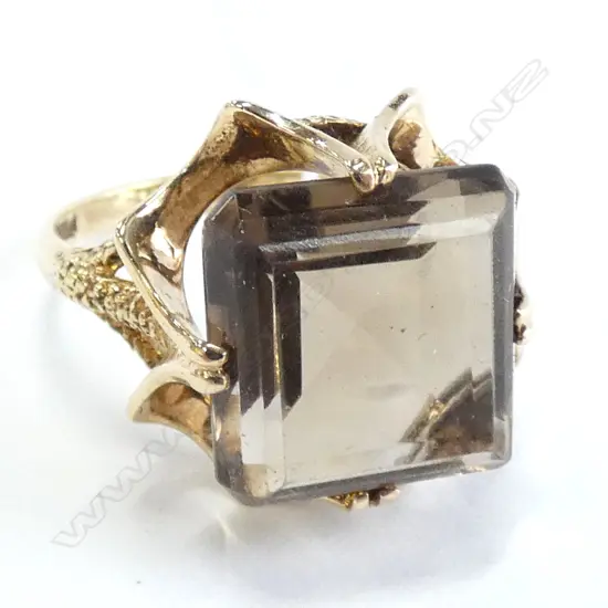 9CT SMOKY QUARTZ LGE RING
