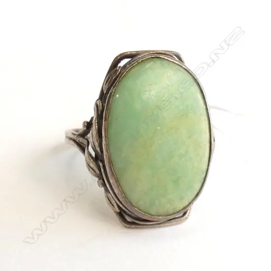 JADE ART NOUVEAU STYLE RING 