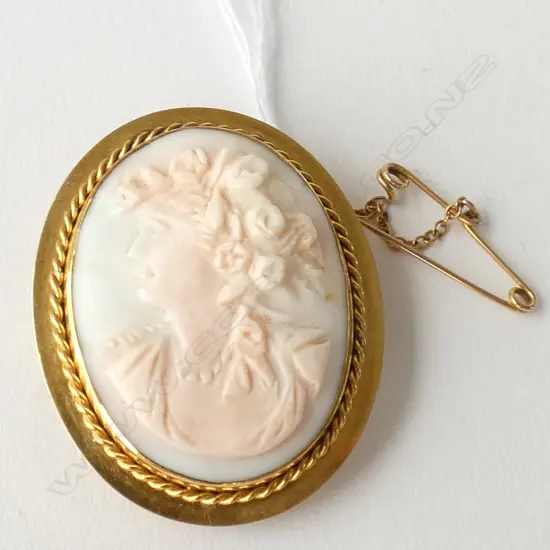 9CT GOLD FRAMED CAMEO BROOCH