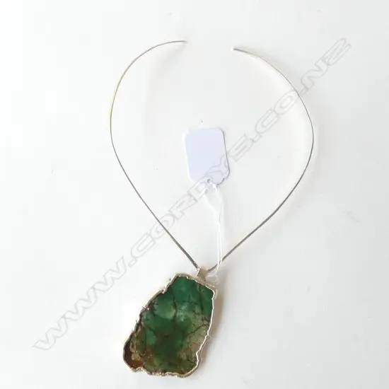 S/SILVER LINED SERPENTINE STONE/AGATE? ON SILVER FINE WIRE  