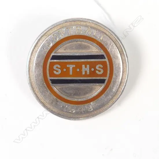 NZ SILVER ENAMEL BADGE 'SOFTBALL' 1949 M&K
