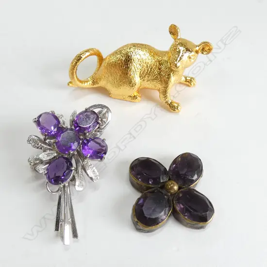 3 ITEMS; 2 VINTAGE BROOCHES & G/PLATED RAT
