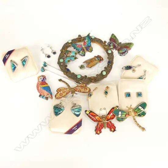 ASST. TIN PCES, BROOCHES ONE STG, JEWELLED FRAME, PAUA PCES ETC