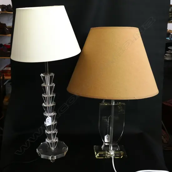 2 HOLLYWOOD REGENCY STYLE LAMPS H. 570MM