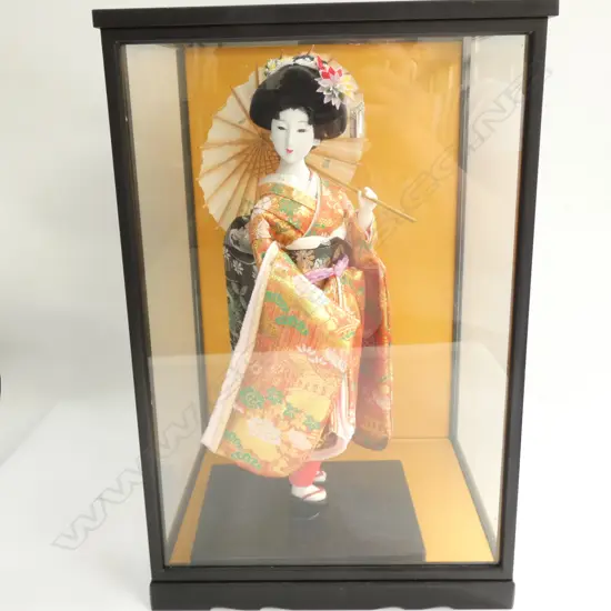 CASED JAPANESE GEISHA DOLL