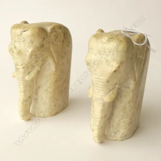 PR HARDSTONE ELEPHANTS BOOKENDS PALE GREEN H.130mm