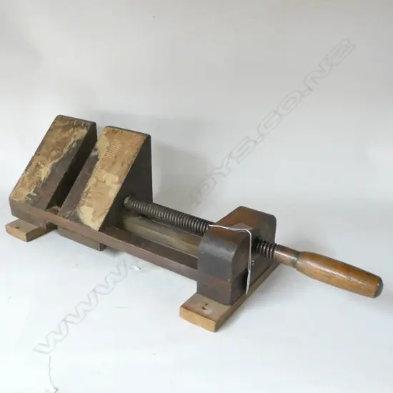 OLD WOODEN VICE WITH WOODEN SCREW 