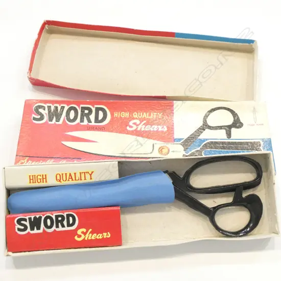 PR OF VINTAGE DRESS MARKERS SHEARS BOXED