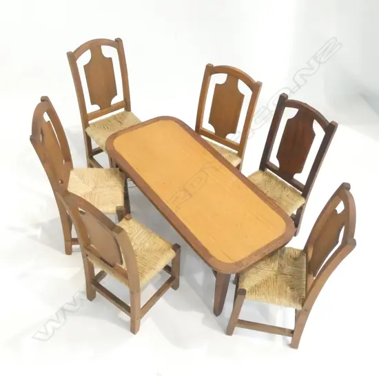 HAND MADE DOLLS HOUSE DINING TABLE & CHAIRS