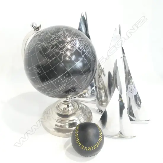 GLOBE + 3 CHROME SAIL BOATS + BASEBALL