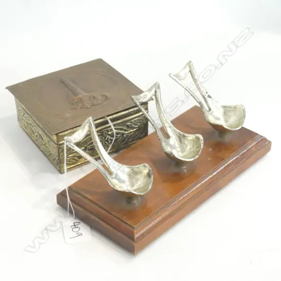 VINTAGE SMOKERS BOX + PIPE STAND