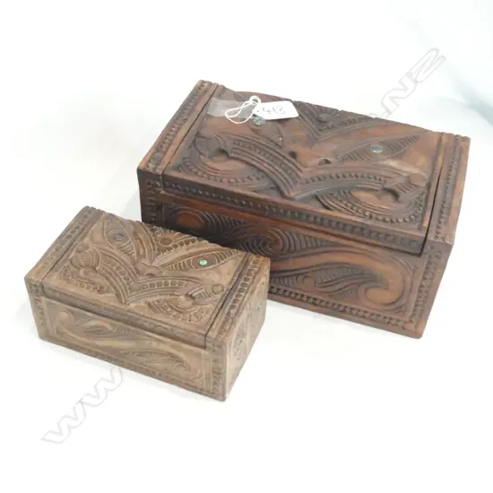 2 CARVED WOODEN MAORI BOXES L. 155MM