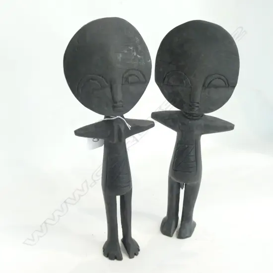 PR AFRICAN FIGURES; MAN + WOMAN H. 330MM