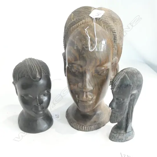 3 CARVED WOODEN AFRICAN HEADS H. 250MM