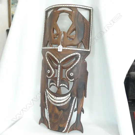 SOLOMON ISLANDS LATE 20thC INLAY FASK MASK L. 720MM