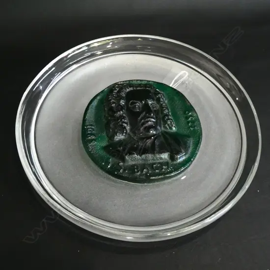 ROUND DAUM GLASS COMMEMORATIVE 'BACH' DISH, CLEAR WITH GREEN PORTRAIT, 180MM