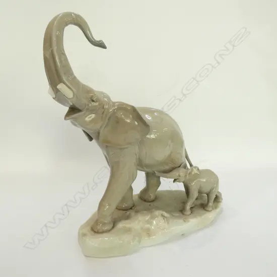 LLADRO ELEPHANT TUSKS A/F