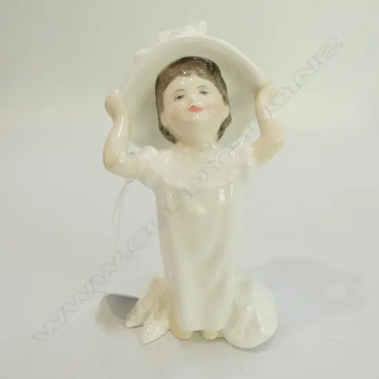 ROYAL DOULTON FIGURE MAKE BELIEVE 14CM HN2224
