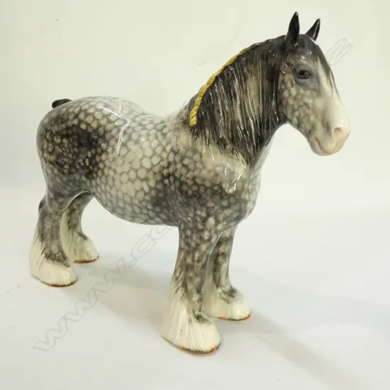 LG BESWICK DAPPLE GREY SHIRE HORSE FIGURINE, L. 260MM