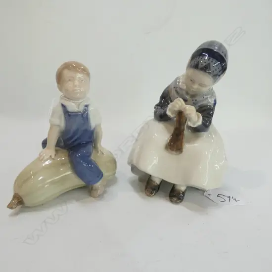 COPENHAGEN FIGURE OF A DUTCH BOY AND GIRL