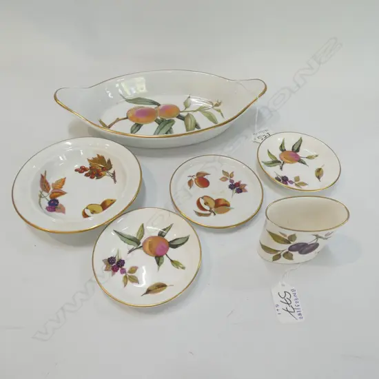 5 EVESHAM DISHES +TOOTH PICK HOLDER