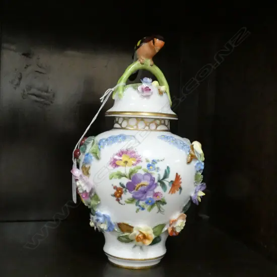 DRESDEN LIDDED URN WITH PARROT FINIAL