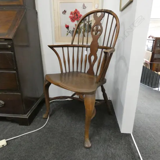 WINDSOR CHAIR - MINOR DAMAGE