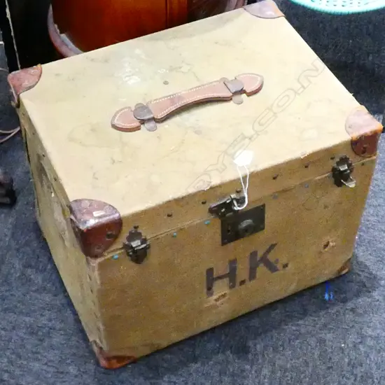 HALLENSTEINS BROS N.Z TRAVEL TRUNK